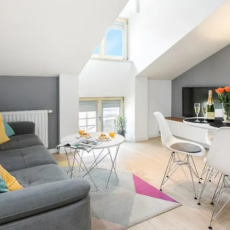 Topolowa Apartment, Next To Main Station Appartement