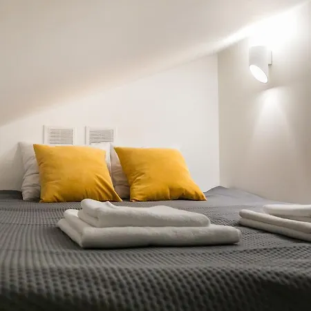 Topolowa Apartment, Next To Main Station *
