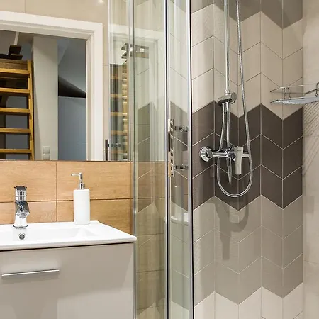 Topolowa Apartment, Next To Main Station Apartman