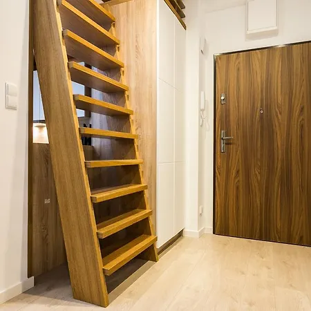Topolowa Apartment, Next To Main Station *